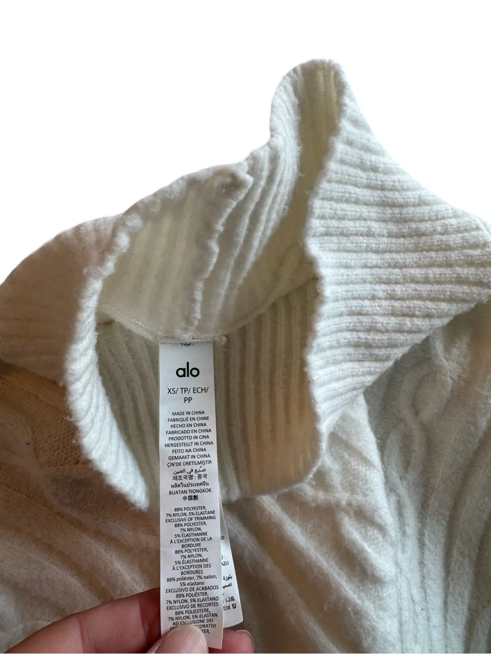 ALO Yoga Cable-Knit Cropped Winter Bliss Turtleneck Sweater & Shorts XS NWT